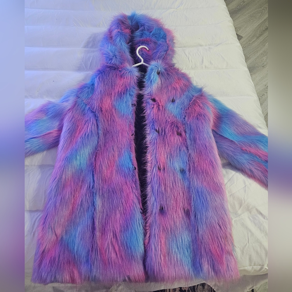 CLASSIC COTTON CANDY BEAR FAUX FUR COAT - Picture 4 of 9